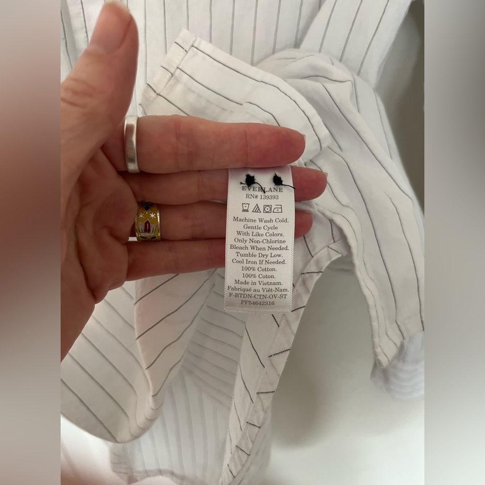 Everlane button down - Picture 3 of 8